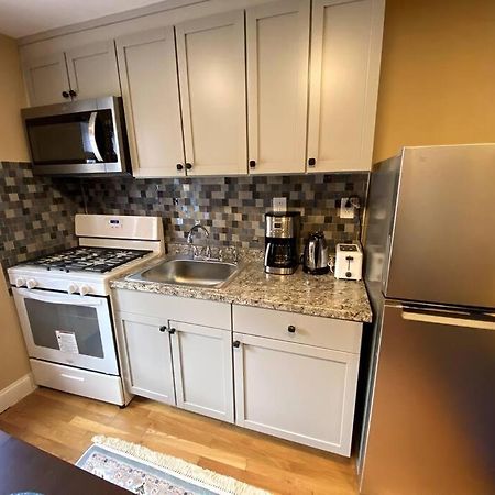 Cozy Boston Getaway Apartment! Free Parking Екстер'єр фото
