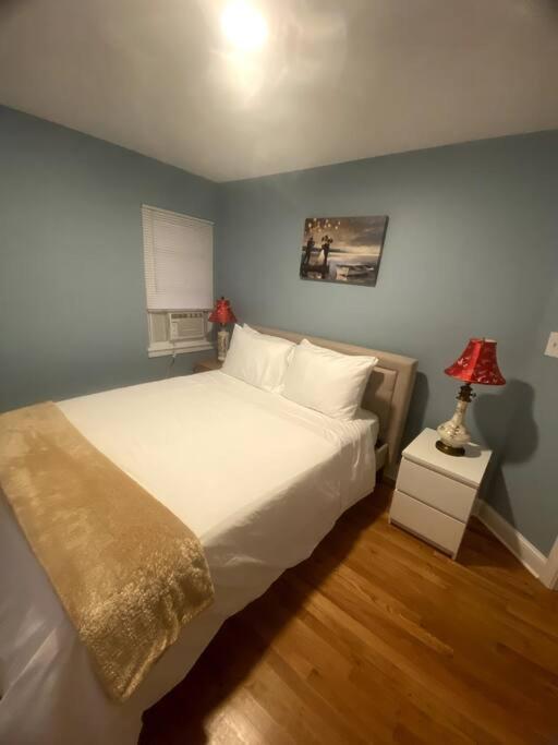Cozy Boston Getaway Apartment! Free Parking Екстер'єр фото